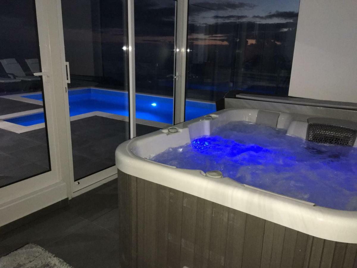 Villa Por Do Sol Estreito Da Calheta ภายนอก รูปภาพ
